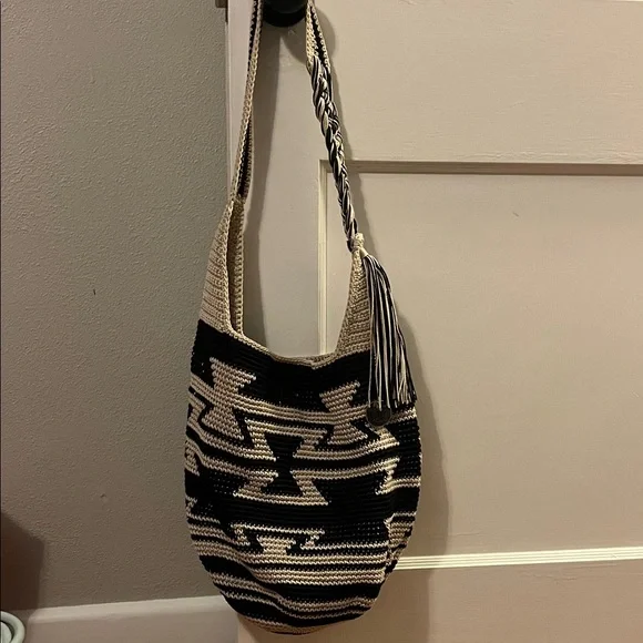 The Sak Black and Tan Geometric Shoulder Bag - Picture 1 of 4